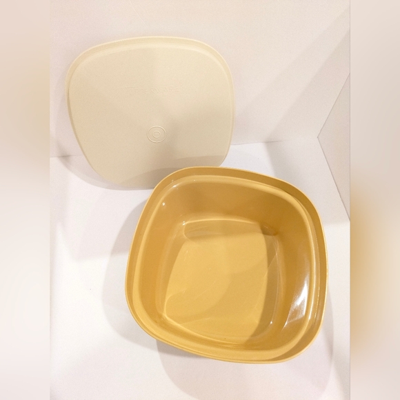 Tupperware Vintage Harvest Gold Multi Server Container 3 Pieces - Picture 3 of 6
